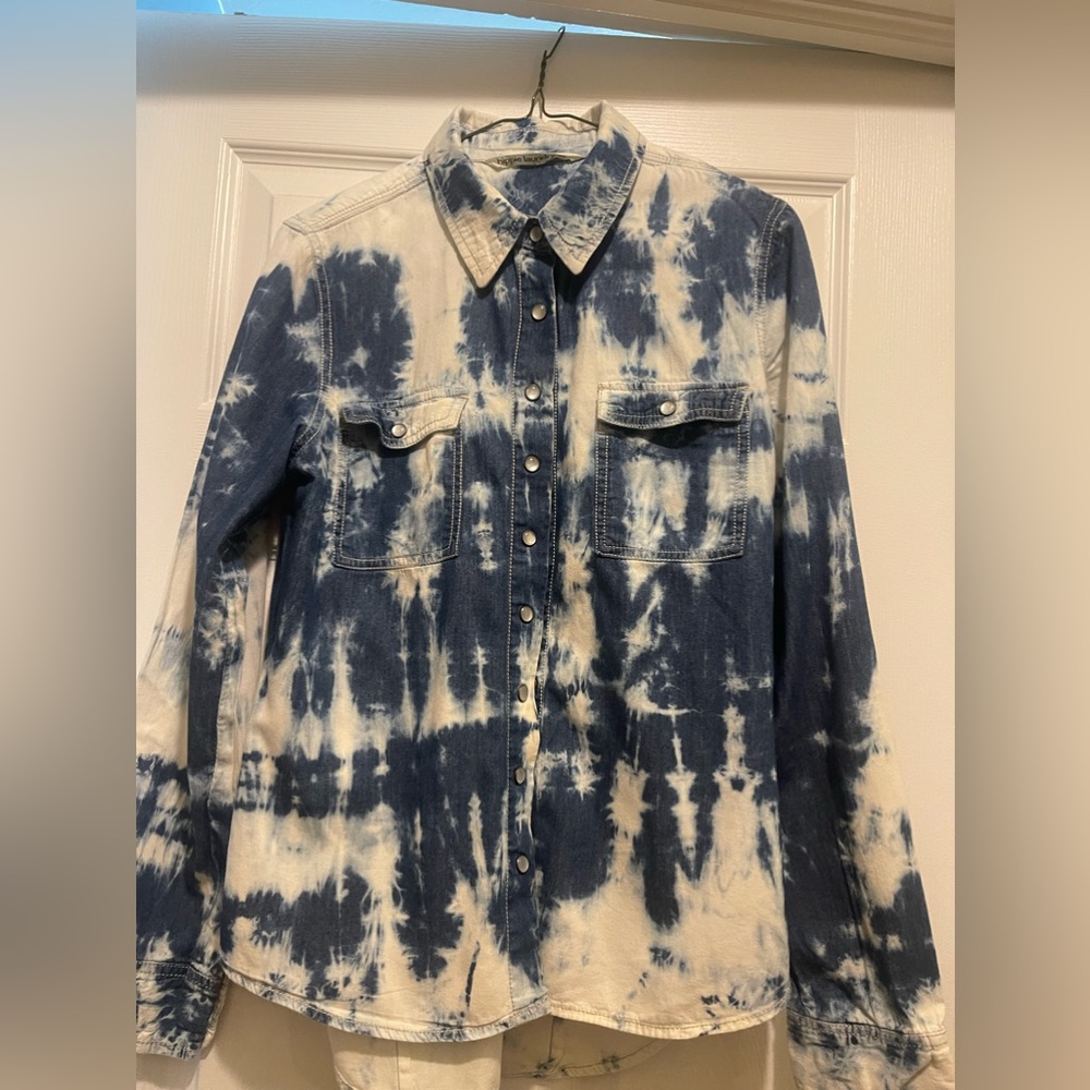 🚨PRICE DROP🚨Hippie laundry denim shirt
